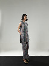 REGAL BLOOM LONG VEST PARANG TARTAN TEAL