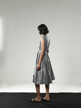 REGAL BLOOM MIDI DRESS PUSPA JACQUARD GREY