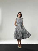 REGAL BLOOM MIDI DRESS PUSPA JACQUARD GREY