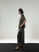 (PRE ORDER) REGAL BLOOM SHORTSLEEVE SHIRT MERPATI JACQUARD BLACK