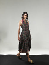 REGAL BLOOM SLEEVELESS DRESS PUSPA JACQUARD EMERALD