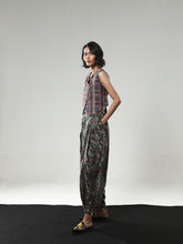 REGAL BLOOM VEST PARANG TARTAN MAGENTA