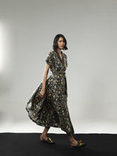 (PRE ORDER) REGAL BLOOM WRAP DRESS MERPATI JACQUARD BLACK