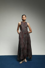 PURANA BACKLESS DRESS TROPIPELAGO SEMPOA BATIK - MAROON